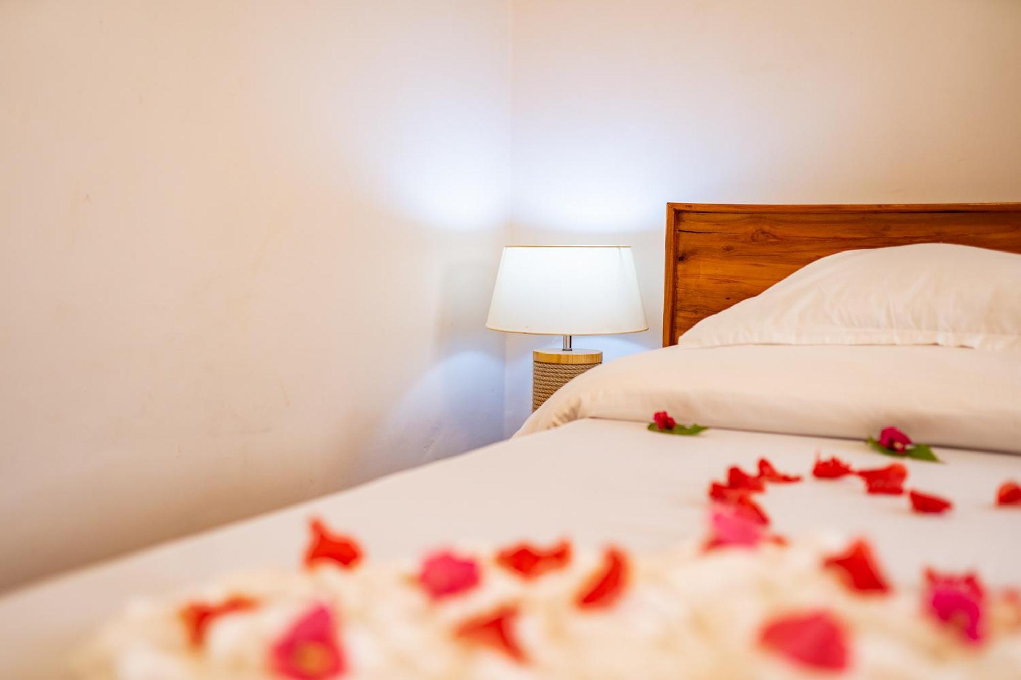 Aurora Beach Hotel ナングウィ エクステリア 写真